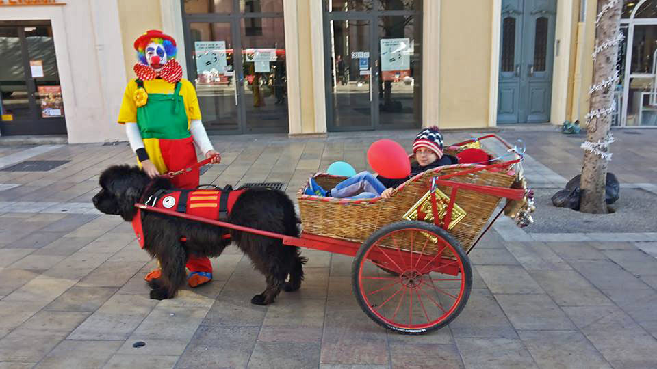 Léo et sa maîtresse à la Fête des Jouets